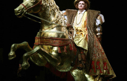 Giacomo Prestia in Anna Bolena - Palermo 2008 - sul cavallo as the King